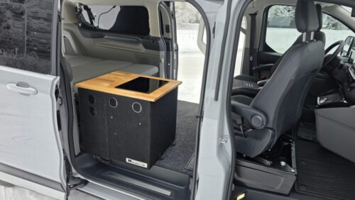 Ford Transit Tourneo – ketterä retkeilyauto mittatilaustyönä