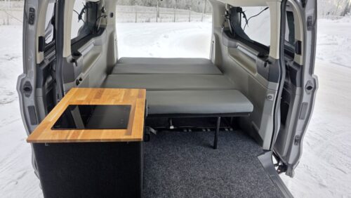 Ford Transit Tourneo – ketterä retkeilyauto mittatilaustyönä