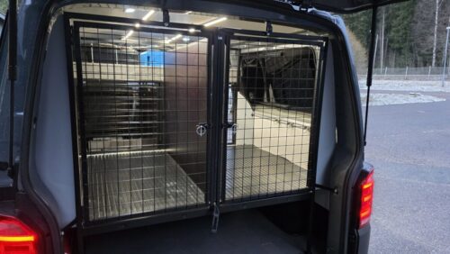Ammattitason koiravarustelu VW Transporteriin