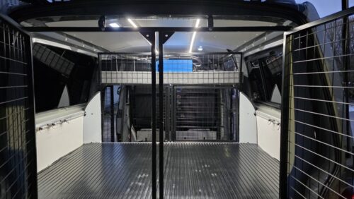 Ammattitason koiravarustelu VW Transporteriin