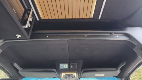 Premium-tason retkeilyauto #10417/#11240