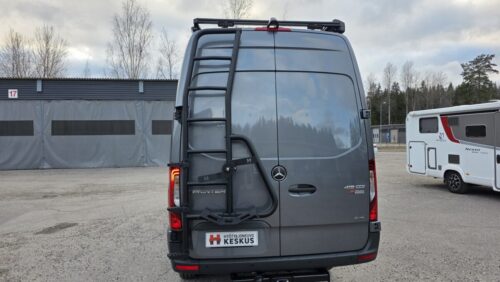Premium-tason retkeilyauto #10417/#11240