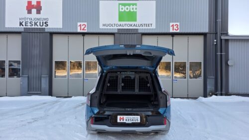 Koiranhäkki kolmelle pienelle koiralle Kia EV9 -henkilöauto