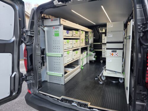 Festool Oy VW Transporter T7 huoltoauto Festoolin omalla Systainer säilytysjärjestelmällä