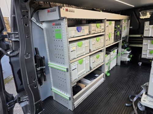 Festool Oy VW Transporter T7 huoltoauto Festoolin omalla Systainer säilytysjärjestelmällä
