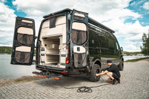 Omavarainen MB Sprinter retkeilyauto #3309