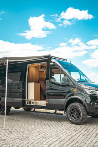 Omavarainen MB Sprinter retkeilyauto #3309