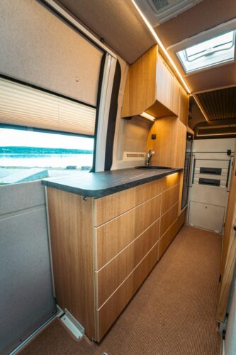 Omavarainen MB Sprinter retkeilyauto #3309