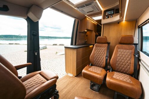 Omavarainen MB Sprinter retkeilyauto #3309