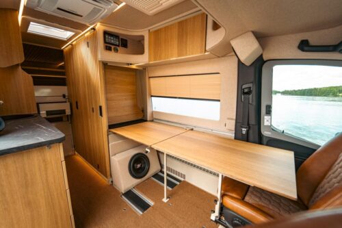 Omavarainen MB Sprinter retkeilyauto #3309