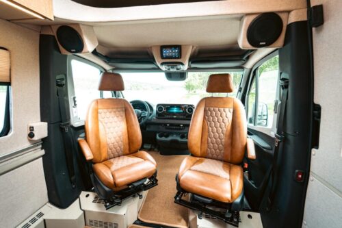 Omavarainen MB Sprinter retkeilyauto #3309