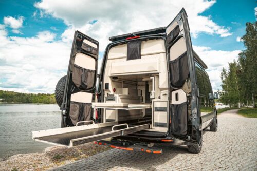 Omavarainen MB Sprinter retkeilyauto #3309