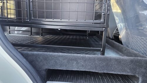 Toyota Land Cruiser koirahäkki