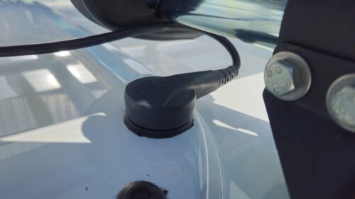 Exane Oy kaksi huoltoajoneuvoksi varusteltua Ford Customia