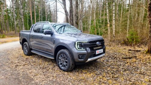 Ford Ranger läpikuljettava koirahäkki kahdella ovella