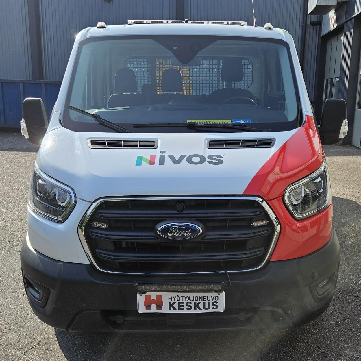 Nivos Ford Transit lava-auto puominosturilla