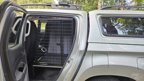Mitsubishi ML200 koiranhäkki kahdelle koiralle
