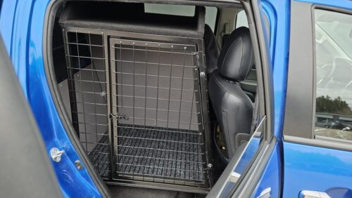 Mitsubishi L200 koirahäkki