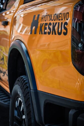 Ford Ranger Alu-Cab ModCAP koirahäkillä