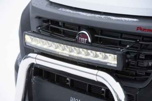 Fiat ducato retkeilytauto hyötyajoneuvokeskus lisävalo valoteline