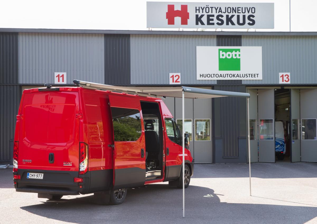 Iveco Daily Retkeilyauto Hyotyajoneuvokeskus iveco-daily-retkeilyauto-hyotyajoneuvokeskus