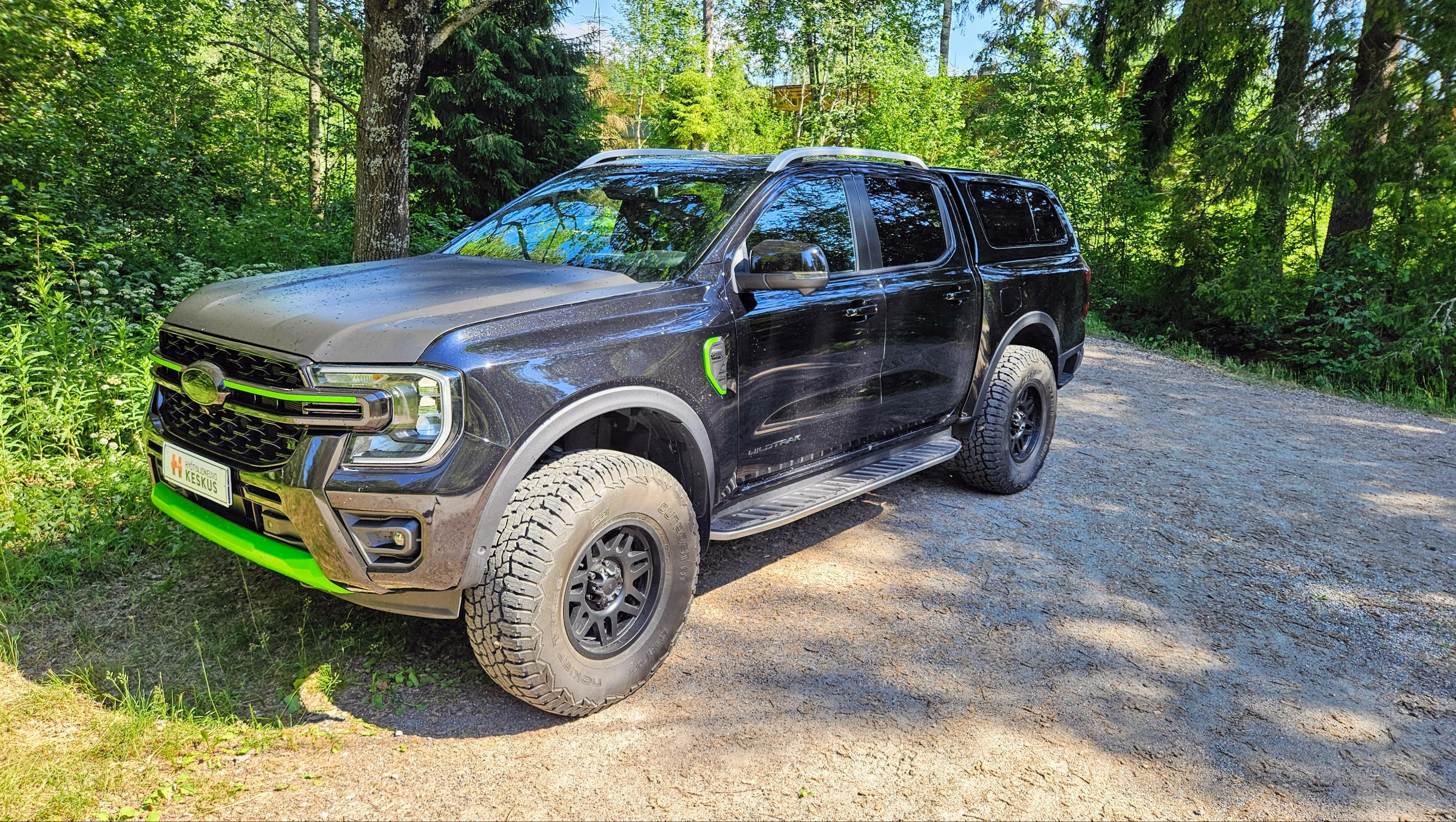 Ford Ranger DC 2023- Aeroklas Combi lavakate, koirahäkit ja bott vetolaatikot